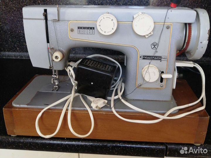 Швейная машина Подольск 142