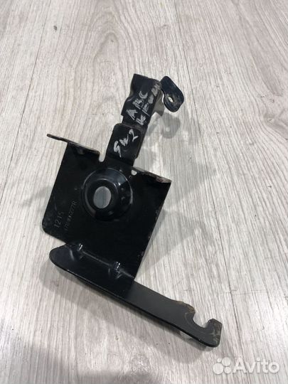 Кронштейн крепление блока ABS абс Renault sandero