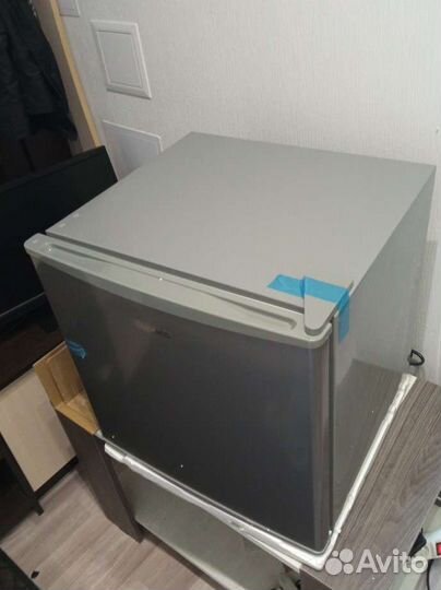 Холодильник маленький новый