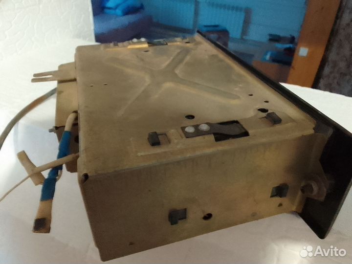 Автомобильный радиоприемник