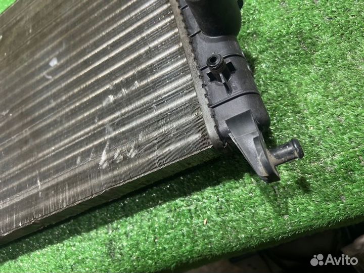 Радиатор охлаждения двигателя Fiat Albea 350A1000