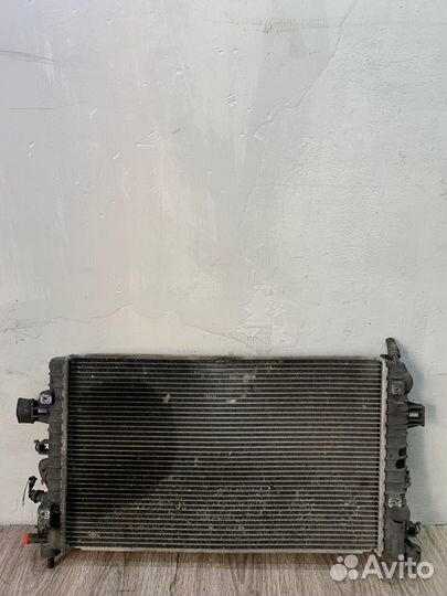 Радиатор двс Opel Astra H Z16XEP