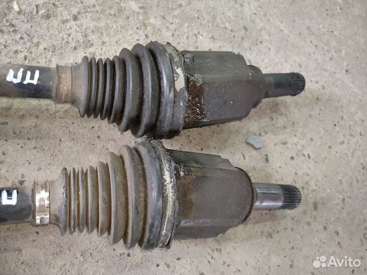 Привод Cadillac SRX 2 передний