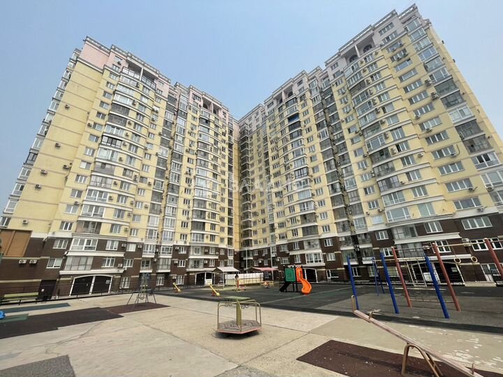 2-к. квартира, 82 м², 13/19 эт.