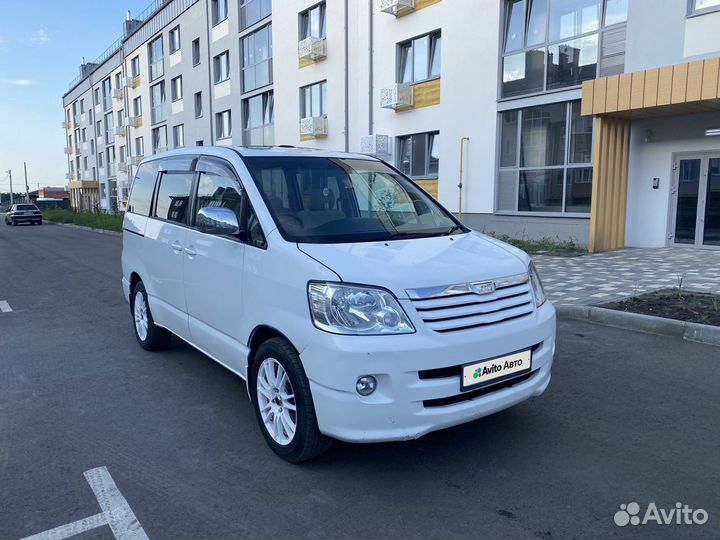 Toyota Noah 2.0 AT, 2002, 336 423 км