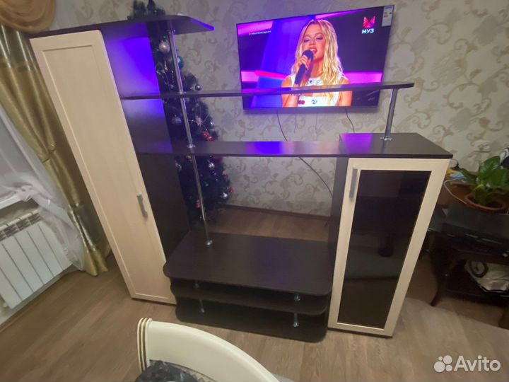 Тумба под телевизор с полками