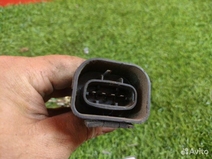 Замок двери задний левый Toyota Vista SV40 4SFE