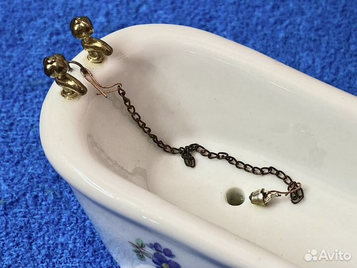 Мебель и аксессуары для кукол Monster high и LPS