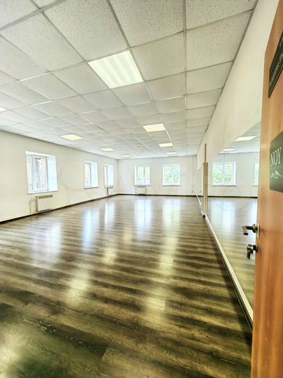 Помещение с санузлом под зал,офис, 89 м²