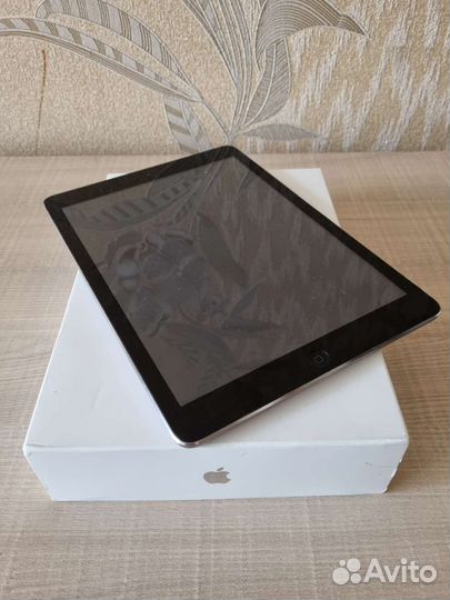 iPad Air 16GB Wi-Fi Space Gray
