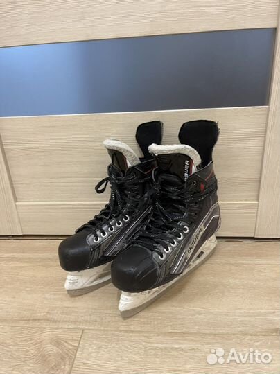 Хоккейные коньки bauer X700