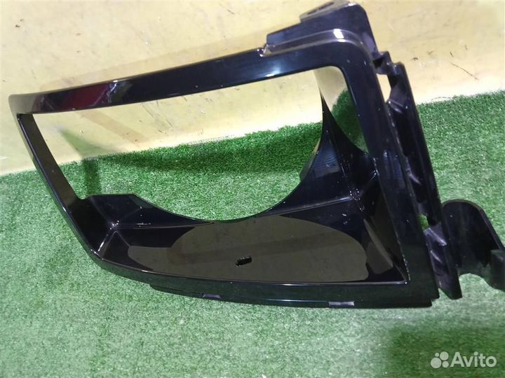 Накладка фары Land Rover Defender (110) 2019