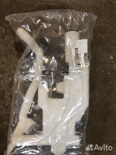 Бачок омывателя honda civic X 4d