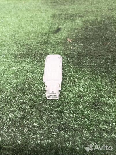 Плафон салонный Audi A8 D3 4E 2004-2010