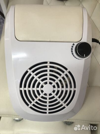 Вытяжка маникюрная, пылесос