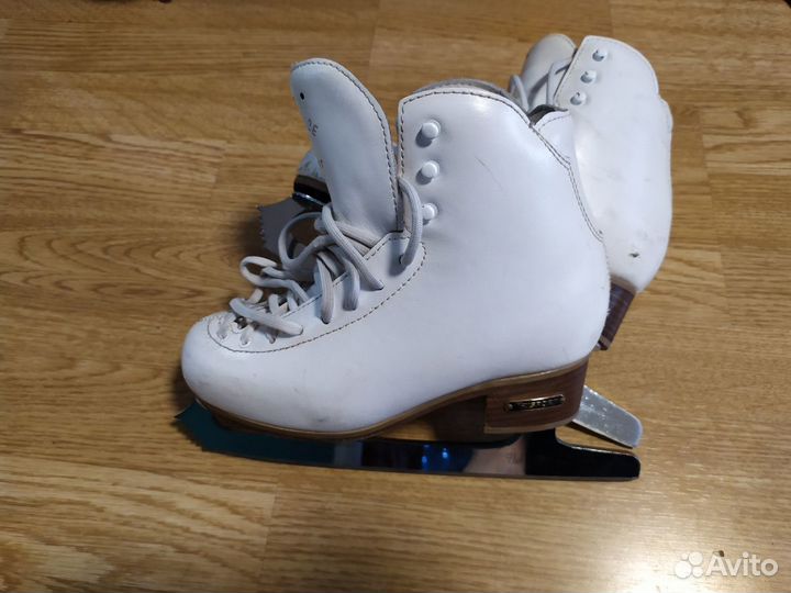 Коньки фигурные Risport Excellence 22