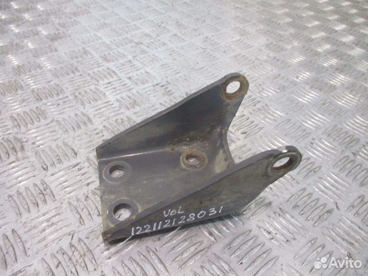 Кронштейн амортизатора рамы задний Volvo 20492534