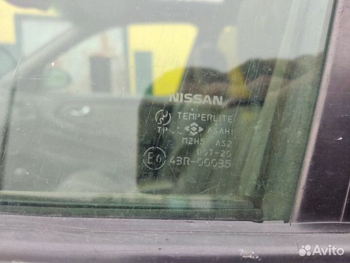 Стекло переднее левое Nissan Maxima A33 седан VQ20