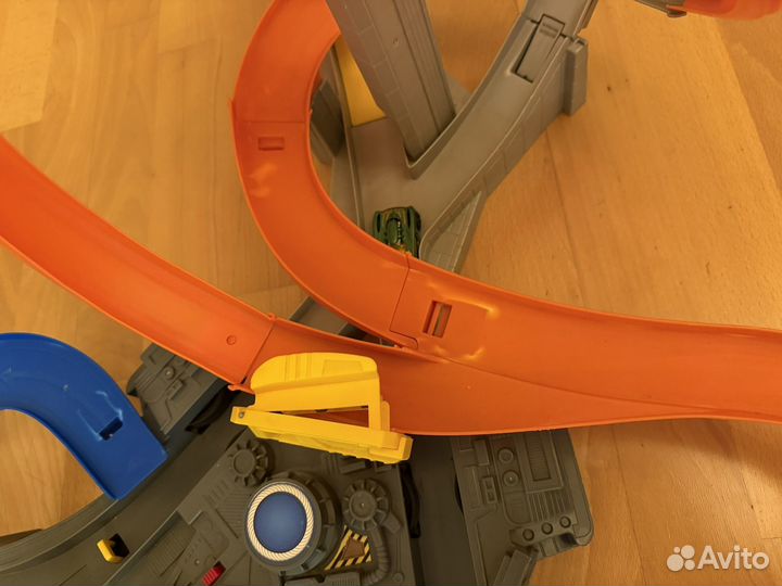 Трек CDL45 Ноt Whееls Мощный вихрь