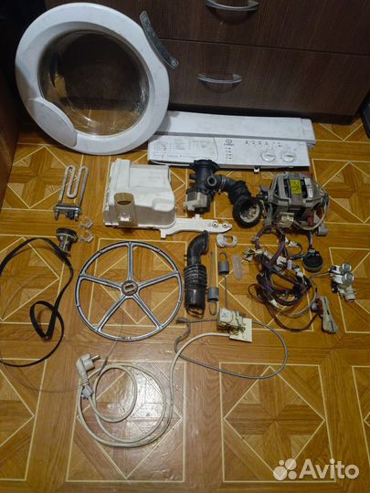 Стиральная машина indesit wisl 102,запчасти