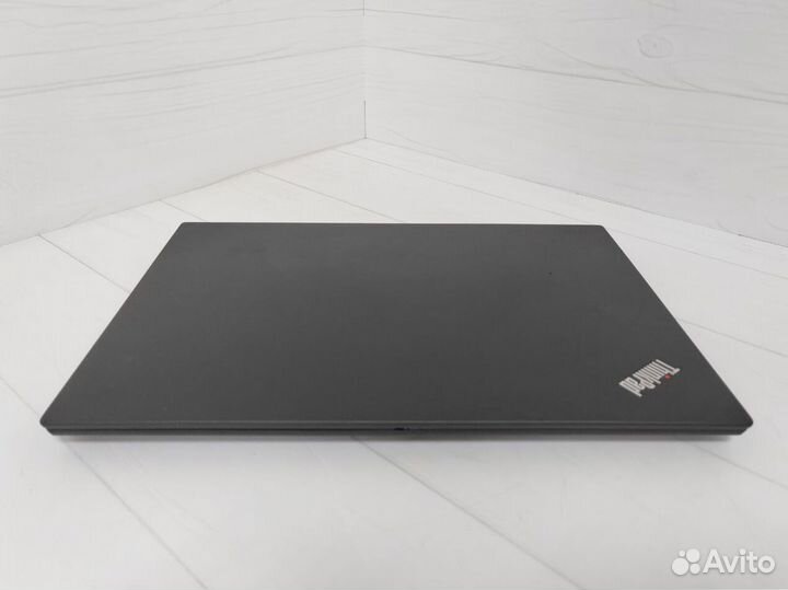 Ноутбук Lenovo с процессором Core i7 для работы