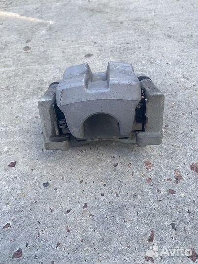 Суппорт задний на toyota rav 4