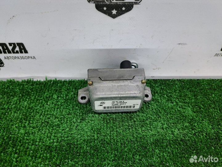 Датчик ускорения