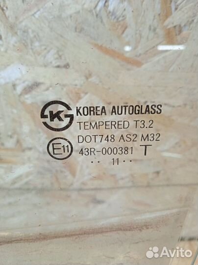 Стекло двери задней левой Hyundai Solaris