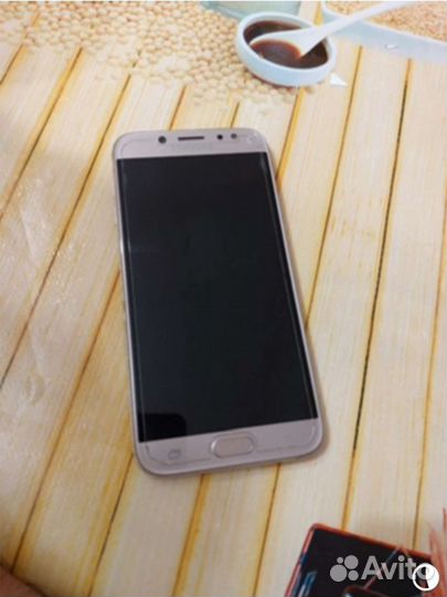 Мобильные телефоны