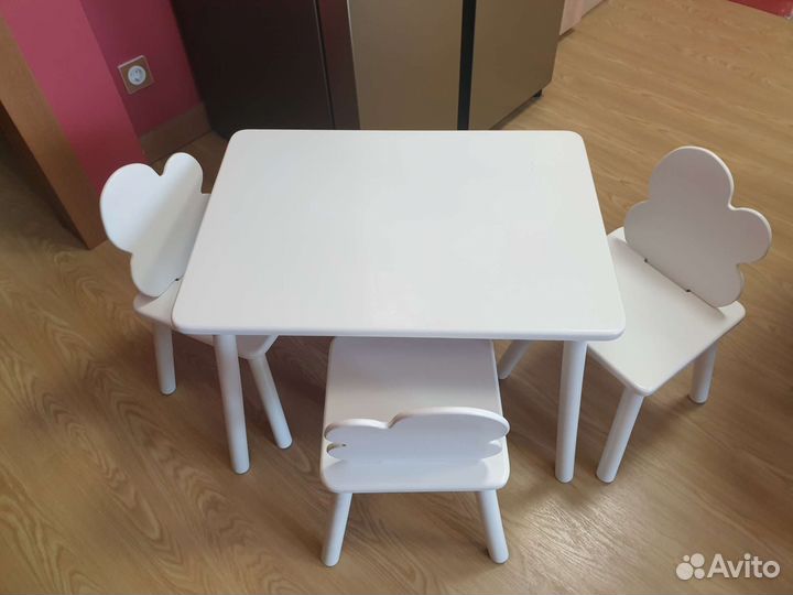 Детский столик и стульчики
