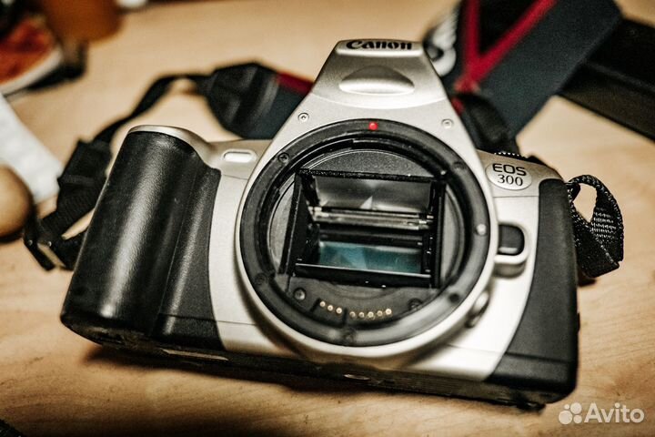 Фотоаппрат Canon EOS 300