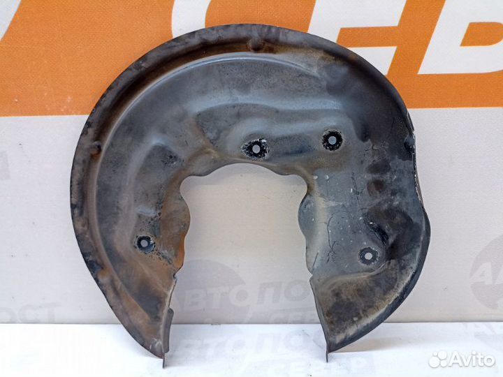 Пыльник тормозного диска задний правый Volkswagen