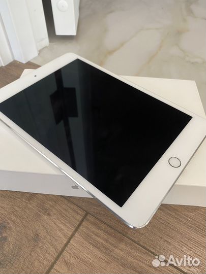 Apple iPad mini 4 16 GB Wi-Fi + Cellular silver