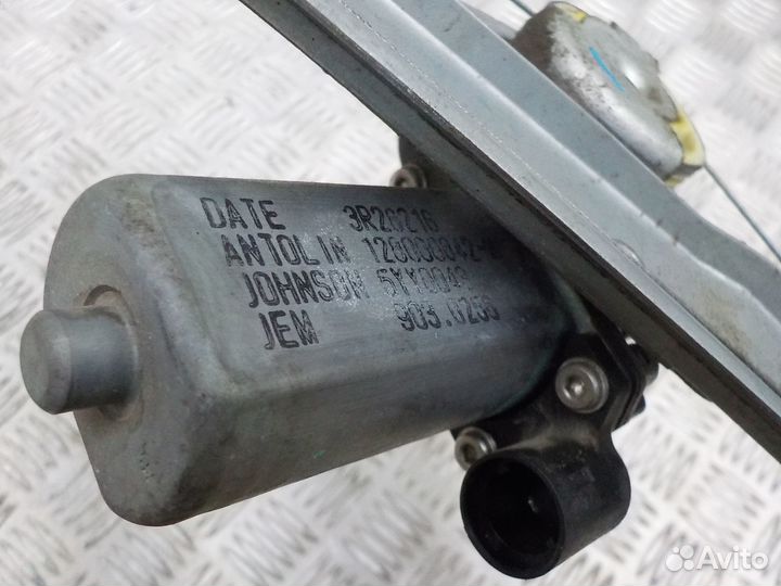 Стеклоподъемник LADA Largus 2011