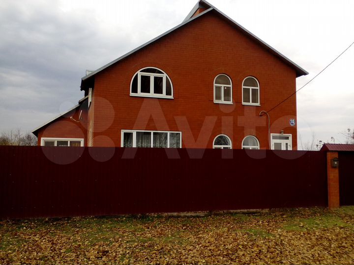 Дом 240 м² на участке 15 сот.