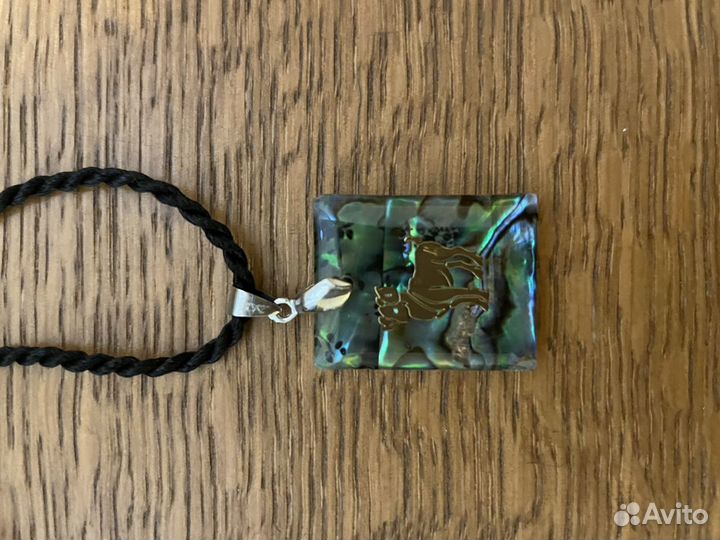 Овен медальон