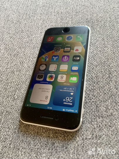 Телефон iPhone SE 2020 128gb white
