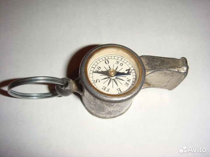 Свисток с компасом. Франция