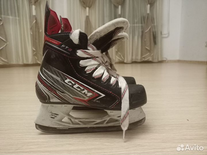 Коньки хоккейные CCM FT2