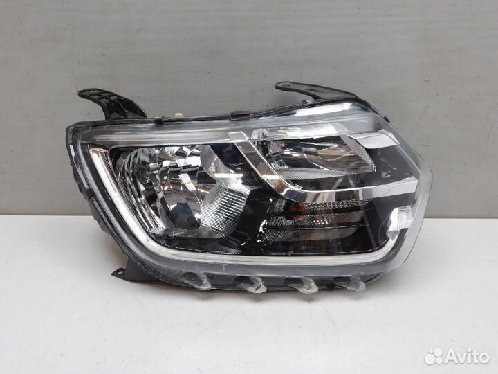 Фара правая Renault Duster