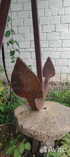 Якорь старинный