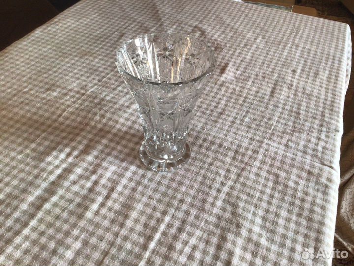 Хрустальная ваза для цветов