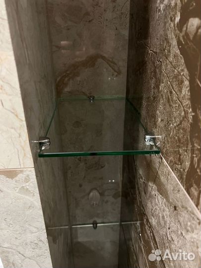 Стеклянные душевые перегородки