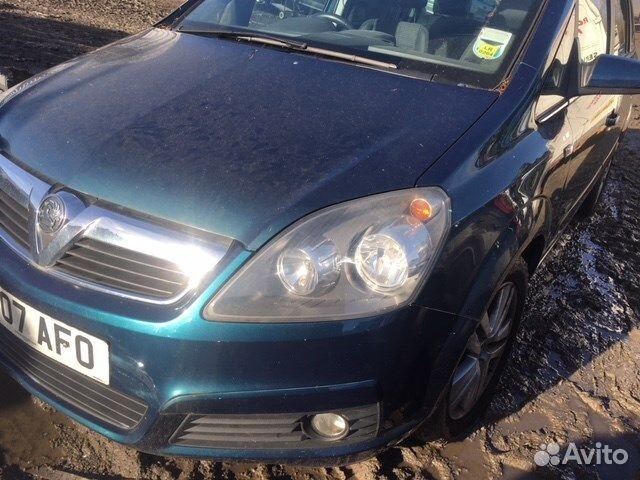 Разбор на запчасти Opel Zafira B 2005-2012