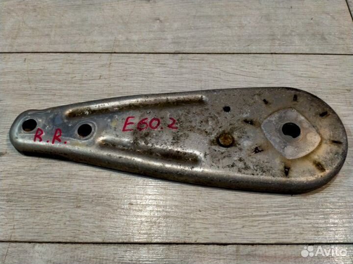 Крепление заднее правое Bmw 525I Левый Руль