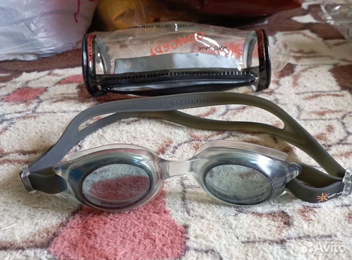 Очки для плавания