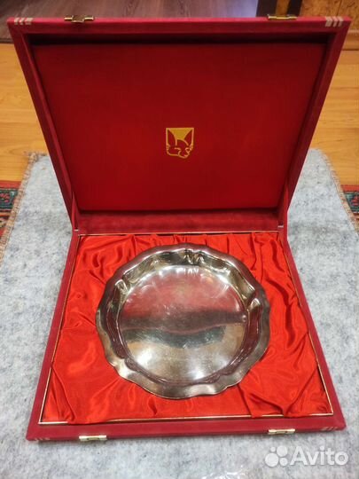 Блюдо серебрение BCR