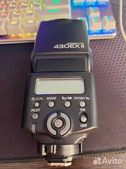 Вспышка Canon Speedlite 430 EX II
