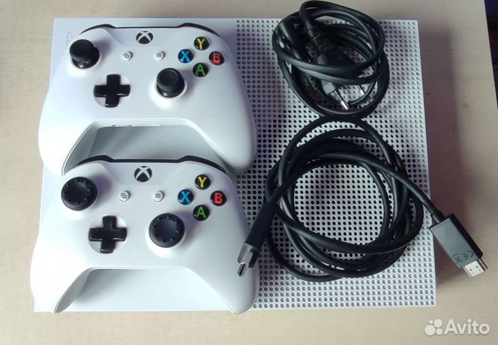 Xbox One S Digital Edition 1tb с играми