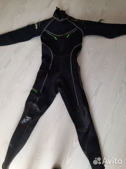 Гидрокостюм
